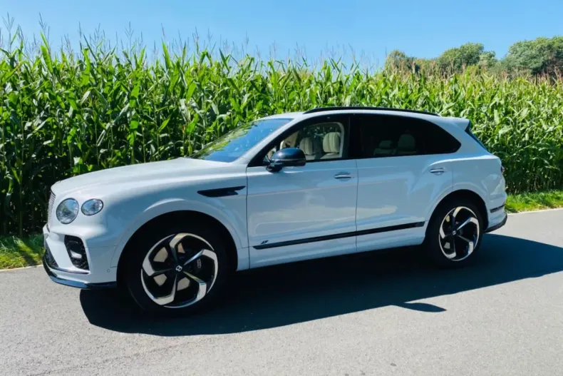 Bentley Bentayga din 2023 cu 15.600 km - oferta BEN118299 - foto 1