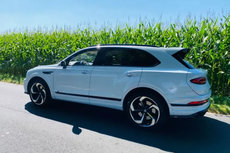 Bentley Bentayga din 2023 cu 15.600 km - oferta BEN118299 - foto 2