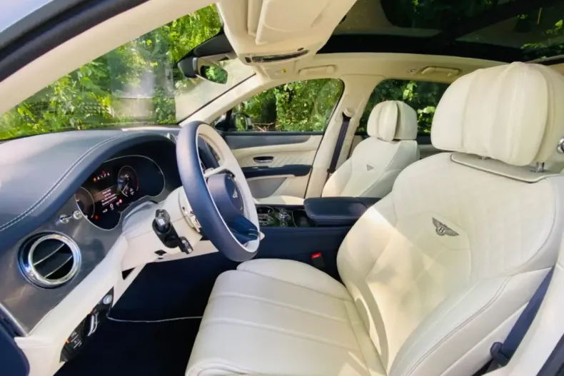 Bentley Bentayga din 2023 cu 15.600 km - oferta BEN118299 - foto 3