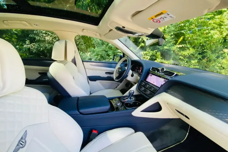 Bentley Bentayga din 2023 cu 15.600 km - oferta BEN118299 - foto 4