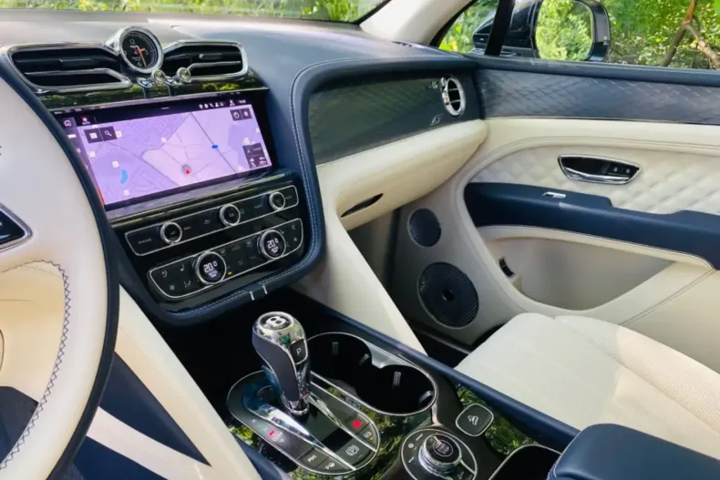 Bentley Bentayga din 2023 cu 15.600 km - oferta BEN118299 - foto 7