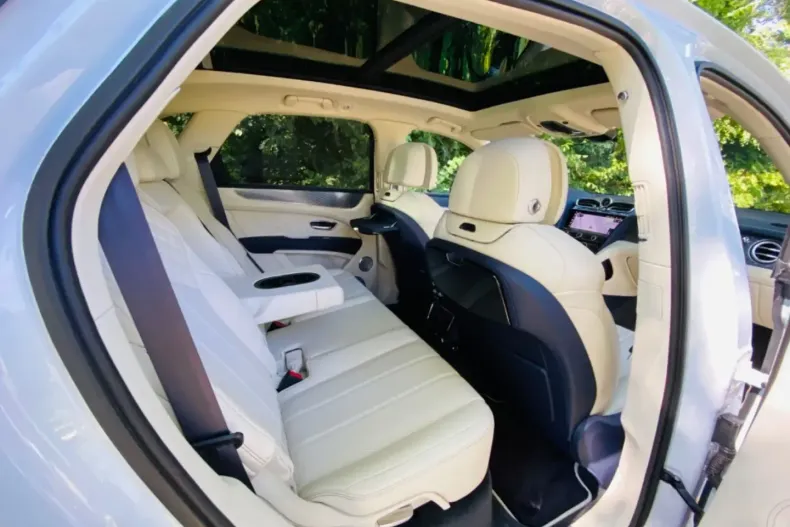 Bentley Bentayga din 2023 cu 15.600 km - oferta BEN118299 - foto 15