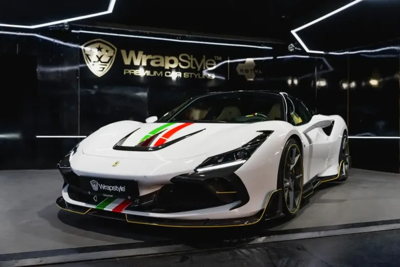 Ferrari F8 din 2021 cu 5.570 km - oferta FER118321 - foto 1