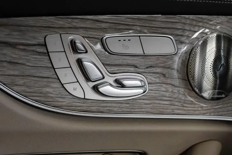 Mercedes-Benz E 300 din 2022 cu 43.000 km - oferta MER118325 - foto 13