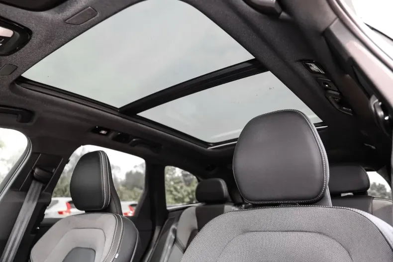 Volvo XC60 din 2023 cu 6.359 km - oferta VOL118326 - foto 12