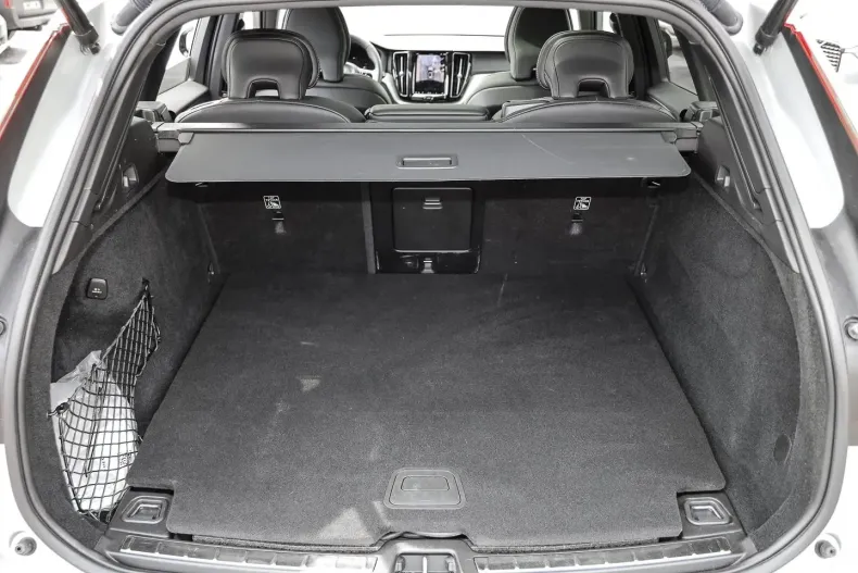 Volvo XC60 din 2023 cu 6.359 km - oferta VOL118326 - foto 14