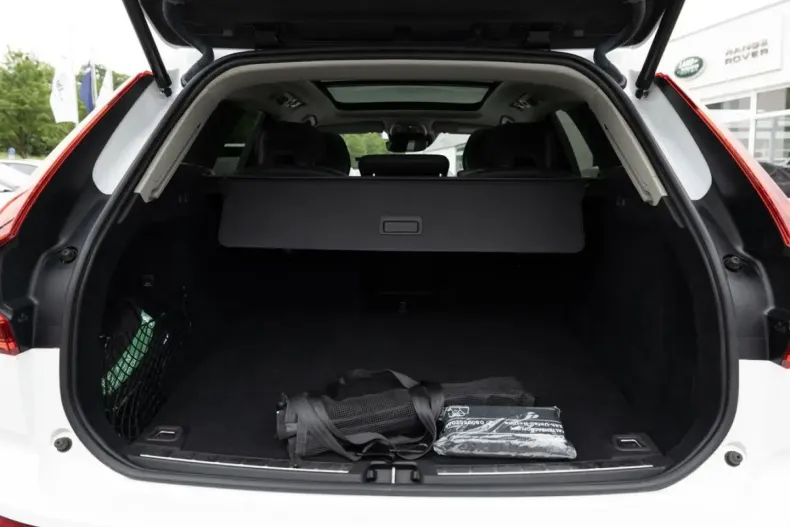 Volvo XC60 din 2020 cu 40.865 km - oferta VOL118328 - foto 8