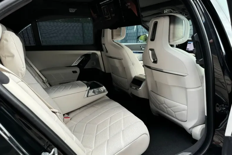 BMW M760 din 2023 cu 1.000 km - oferta BMW118333 - foto 17