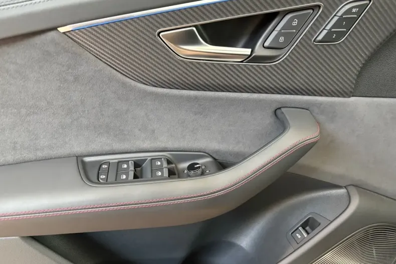 Audi RSQ8 din 2024 cu 12.450 km - oferta AUD118352 - foto 10