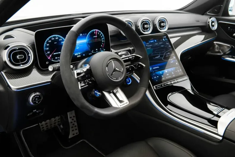 Mercedes-Benz C 63 AMG din 2024 cu 4.930 km - oferta MER118355 - foto 10