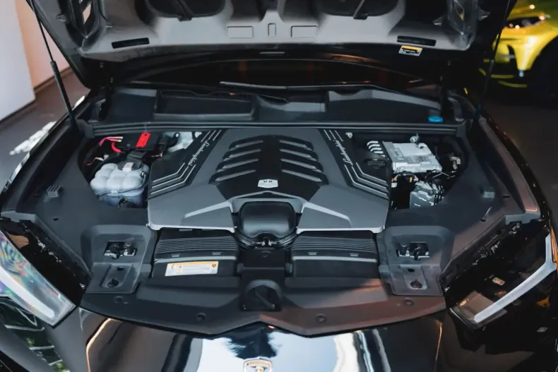 Lamborghini Urus din 2024 cu 8.900 km - oferta LAM118358 - foto 8