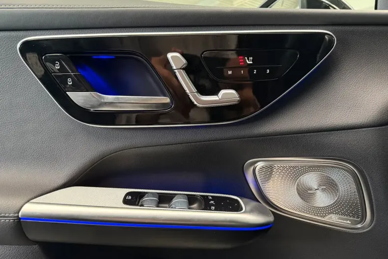 Mercedes-Benz GLC 300 din 2024 cu 21.213 km - oferta MER118363 - foto 11