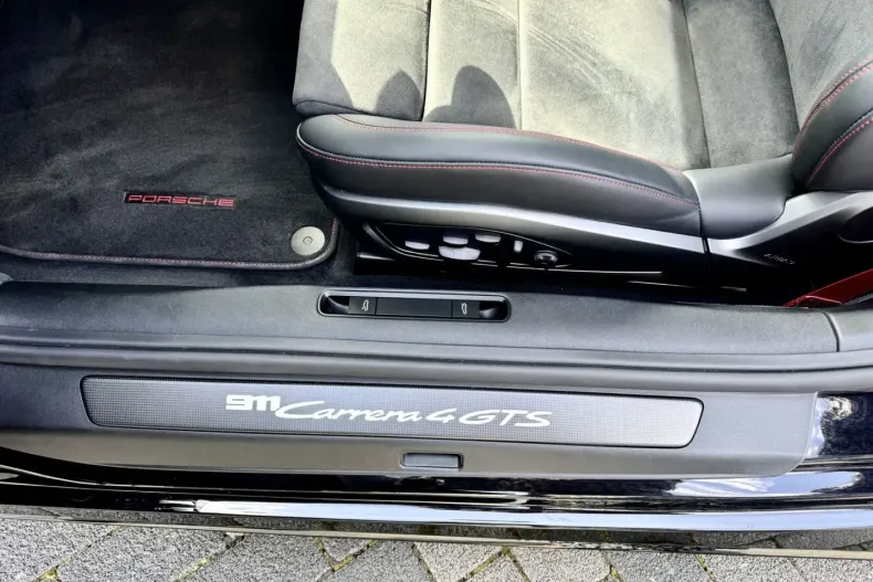 Porsche 992 din 2024 cu 2.164 km - oferta POR118370 - foto 15