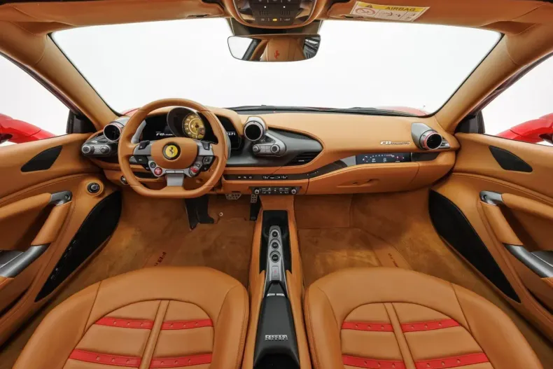 Ferrari F8 din 2020 cu 3.900 km - oferta FER118372 - foto 4