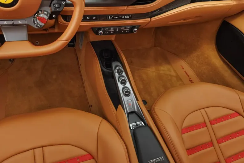 Ferrari F8 din 2020 cu 3.900 km - oferta FER118372 - foto 13