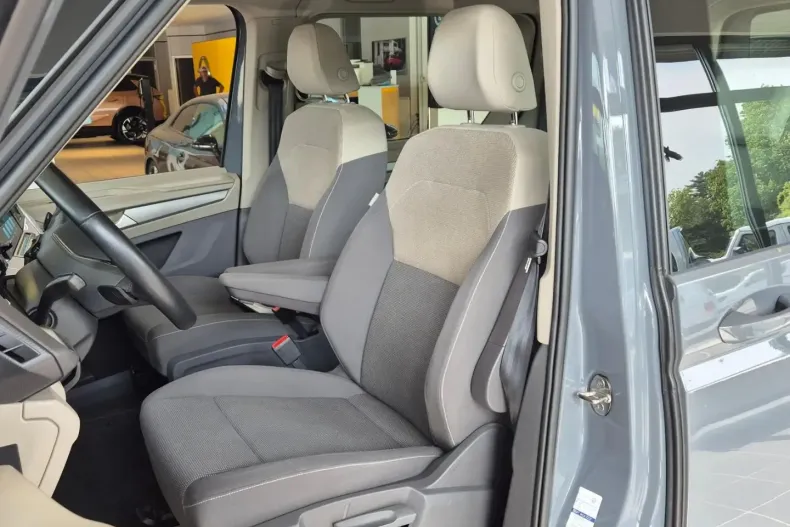 Volkswagen T7 Multivan din 2023 cu 30.983 km - oferta VOL118395 - foto 6