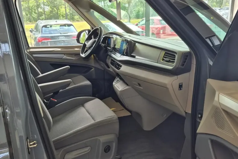 Volkswagen T7 Multivan din 2023 cu 30.983 km - oferta VOL118395 - foto 19