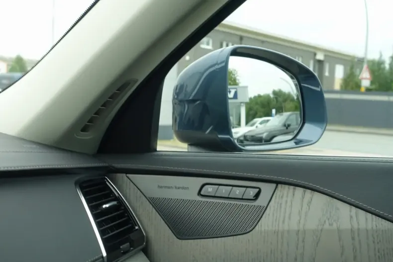 Volvo XC90 din 2024 cu 23.600 km - oferta VOL118399 - foto 12