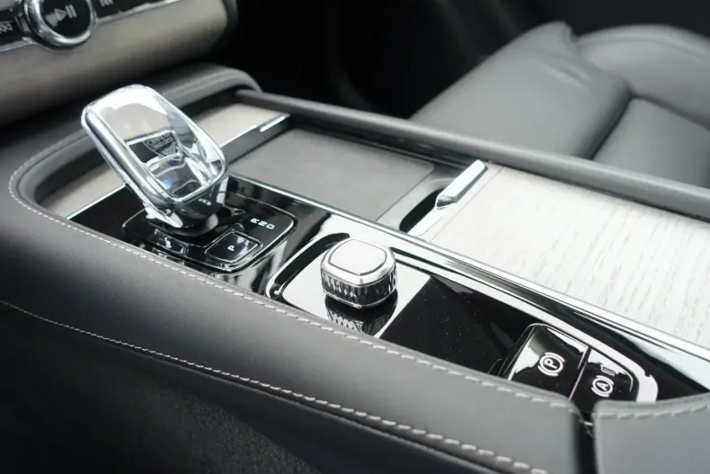 Volvo XC90 din 2024 cu 23.600 km - oferta VOL118399 - foto 14