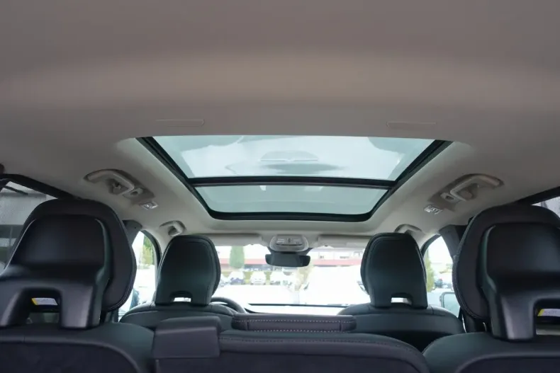 Volvo XC90 din 2024 cu 23.600 km - oferta VOL118399 - foto 17