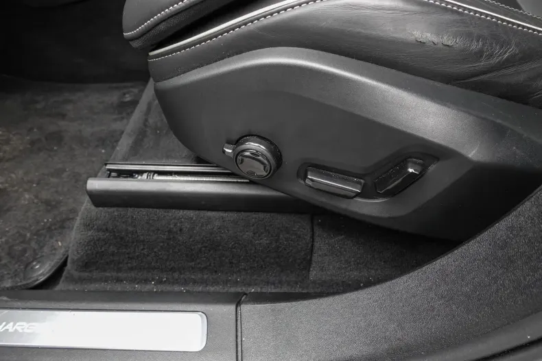 Volvo XC90 din 2024 cu 13.551 km - oferta VOL118401 - foto 13