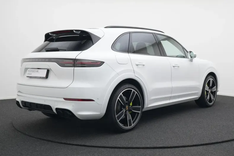 Porsche Cayenne din 2023 cu 32.905 km - oferta POR118402 - foto 2