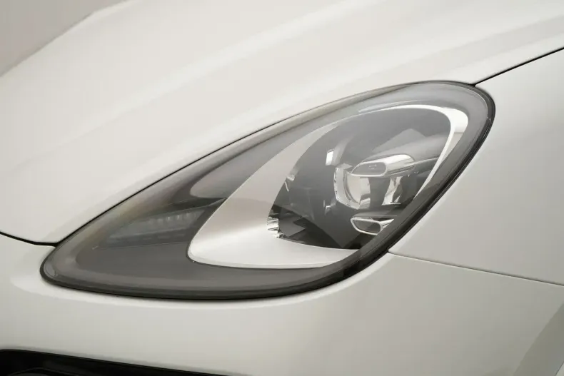 Porsche Cayenne din 2023 cu 32.905 km - oferta POR118402 - foto 12