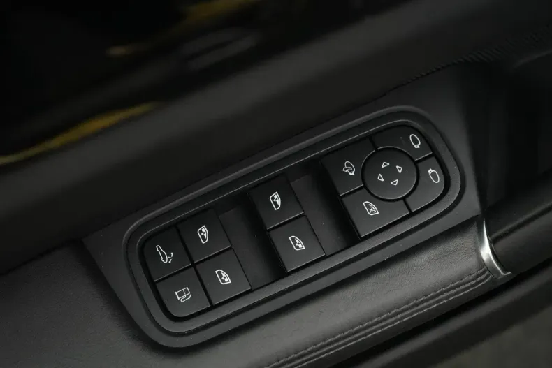 Porsche Cayenne din 2023 cu 32.905 km - oferta POR118402 - foto 14