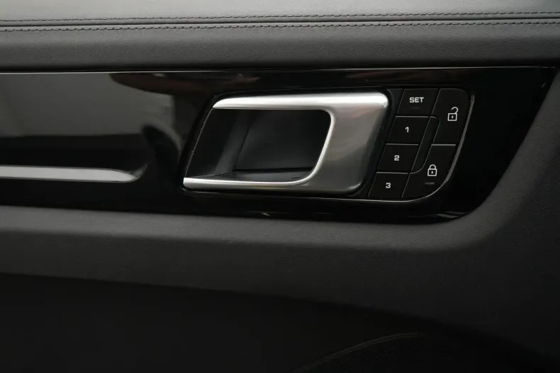 Porsche Cayenne din 2023 cu 32.905 km - oferta POR118402 - foto 15