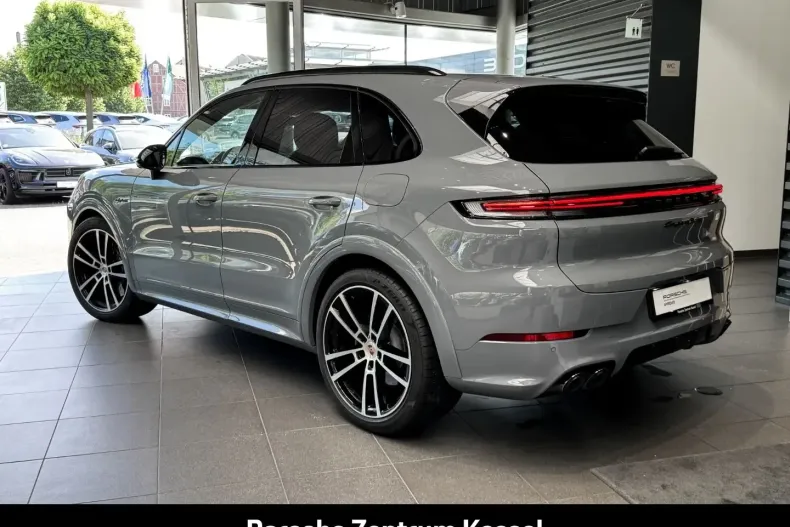 Porsche Cayenne din 2024 cu 41.990 km - oferta POR118408 - foto 3
