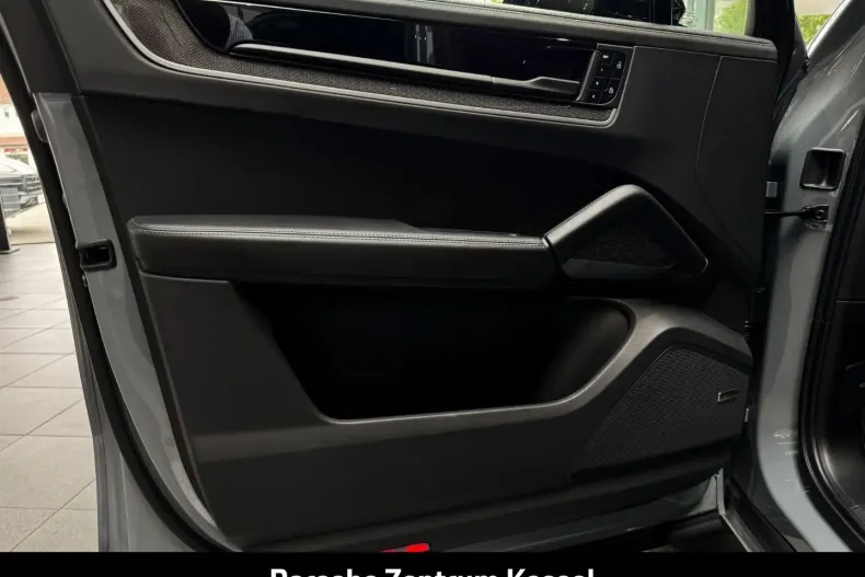 Porsche Cayenne din 2024 cu 41.990 km - oferta POR118408 - foto 14