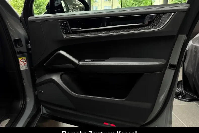 Porsche Cayenne din 2024 cu 41.990 km - oferta POR118408 - foto 25