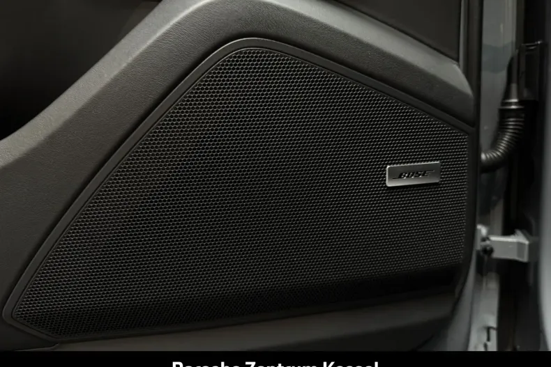 Porsche Cayenne din 2024 cu 41.990 km - oferta POR118408 - foto 28