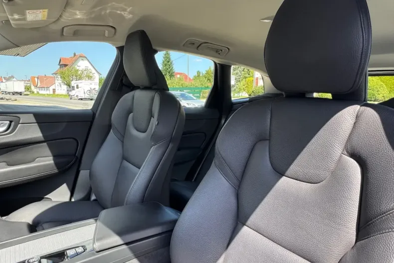 Volvo XC60 din 2023 cu 90.000 km - oferta VOL118412 - foto 8