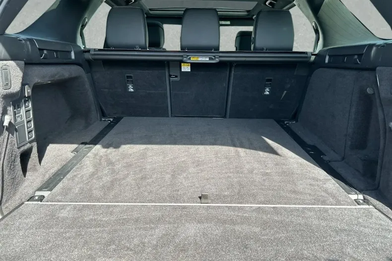 Land Rover Discovery din 2023 cu 9.000 km - oferta LAN118417 - foto 17