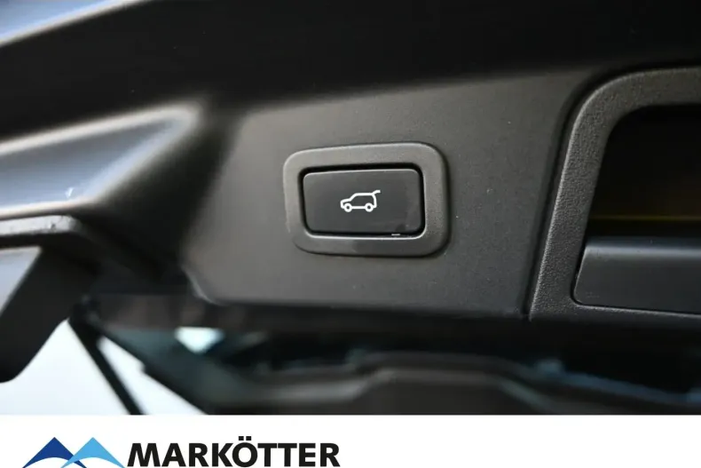 Land Rover Range Rover Velar din 2022 cu 81.503 km - oferta LAN118426 - foto 9