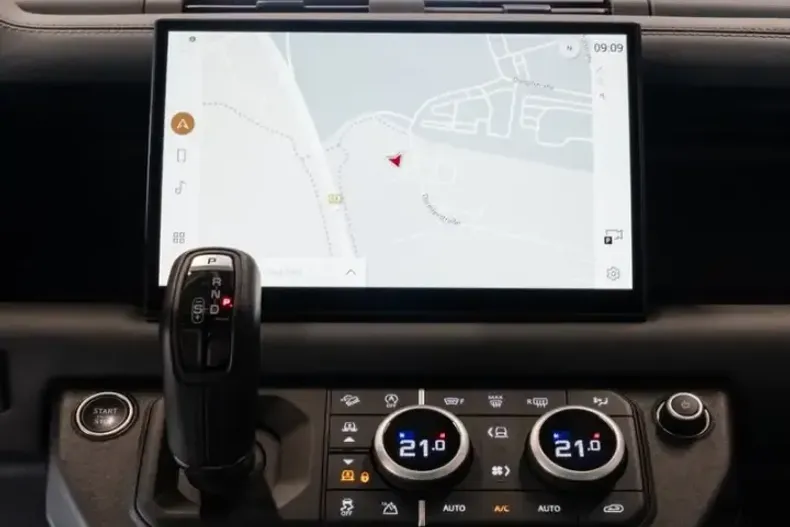 Land Rover Defender din 2024 cu 17.700 km - oferta LAN118430 - foto 27