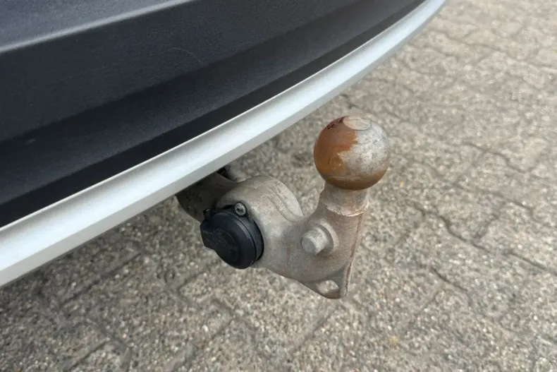 Volvo XC40 din 2022 cu 62.635 km - oferta VOL118464 - foto 7