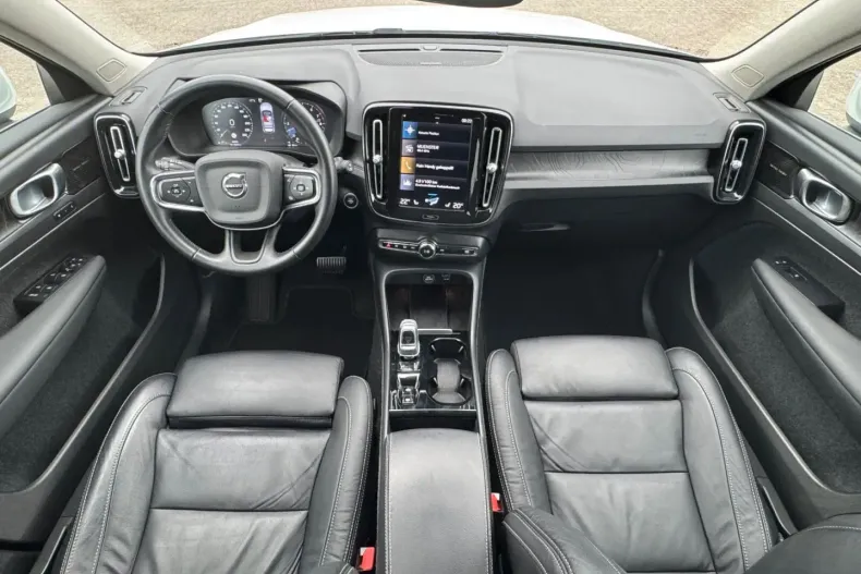 Volvo XC40 din 2022 cu 62.635 km - oferta VOL118464 - foto 14