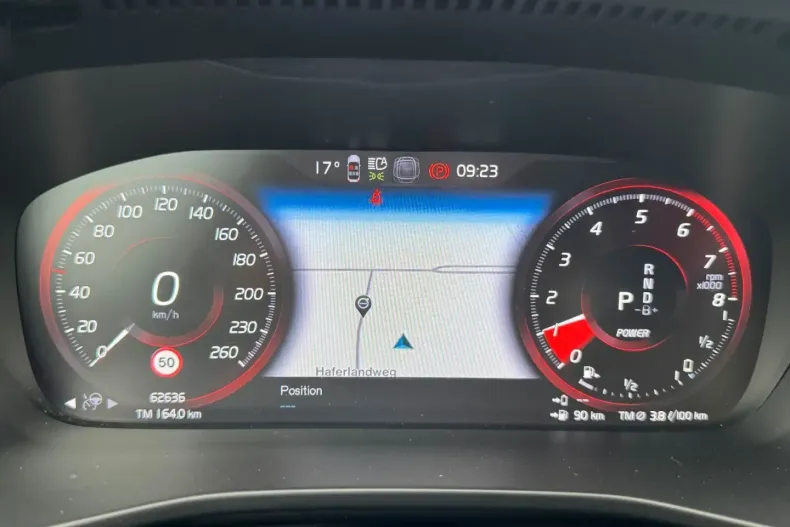 Volvo XC40 din 2022 cu 62.635 km - oferta VOL118464 - foto 17