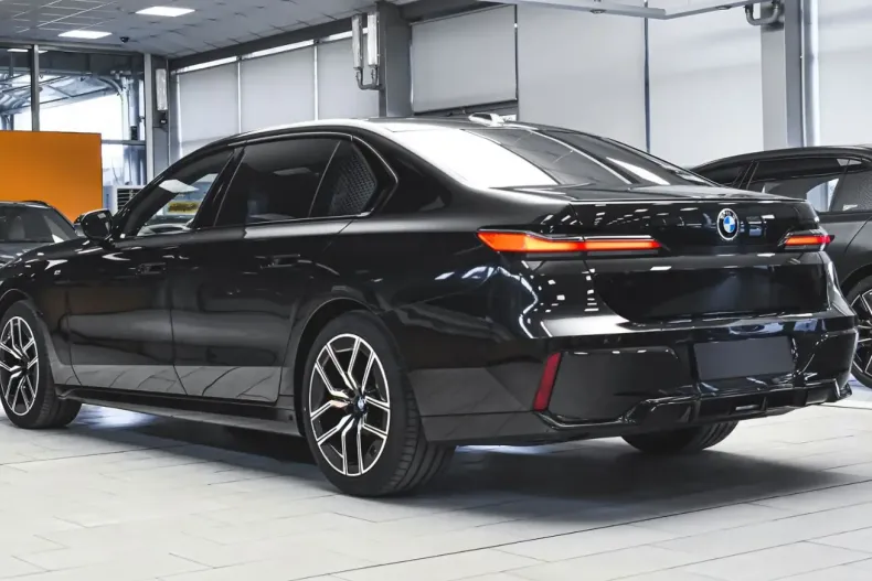 BMW 740 din 2024 cu 13.719 km - oferta BMW118483 - foto 6