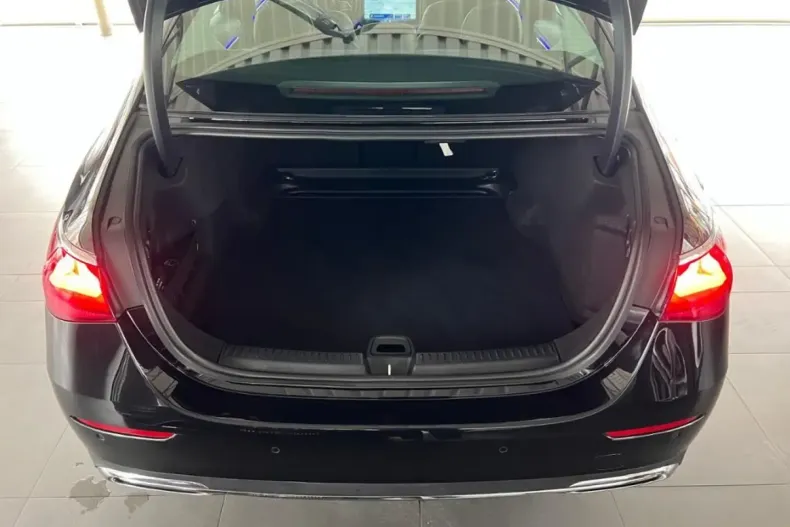 Mercedes-Benz E 200 din 2023 cu 50.000 km - oferta MER118491 - foto 12