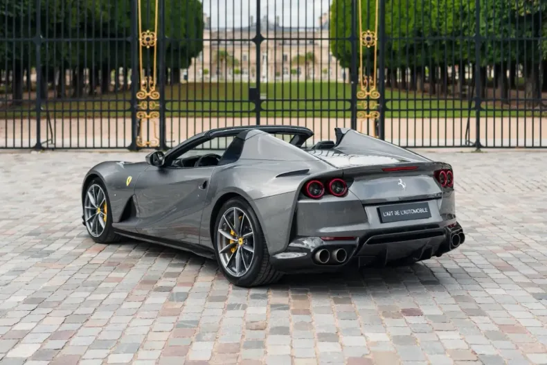 Ferrari 812 din 2023 cu 9.500 km - oferta FER118509 - foto 3