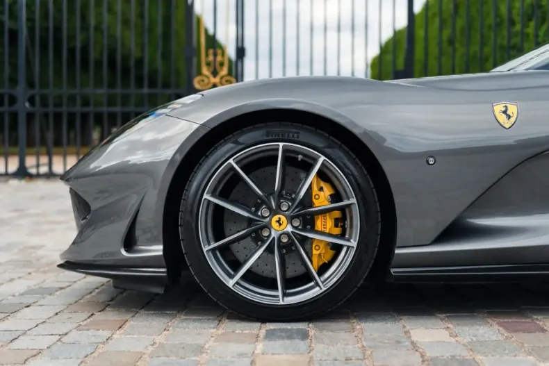 Ferrari 812 din 2023 cu 9.500 km - oferta FER118509 - foto 6