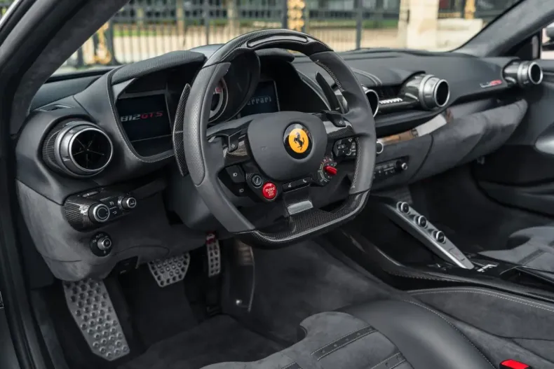 Ferrari 812 din 2023 cu 9.500 km - oferta FER118509 - foto 7