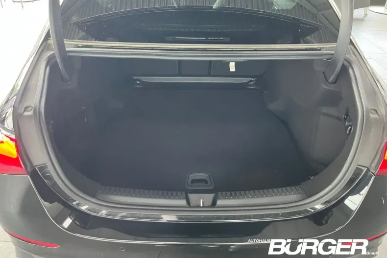 Mercedes-Benz E 220 din 2024 cu 18.500 km - oferta MER118513 - foto 9