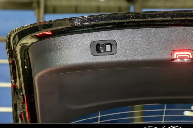 Mercedes-Benz GLC 300 din 2024 cu 17.800 km - oferta MER118520 - foto 8