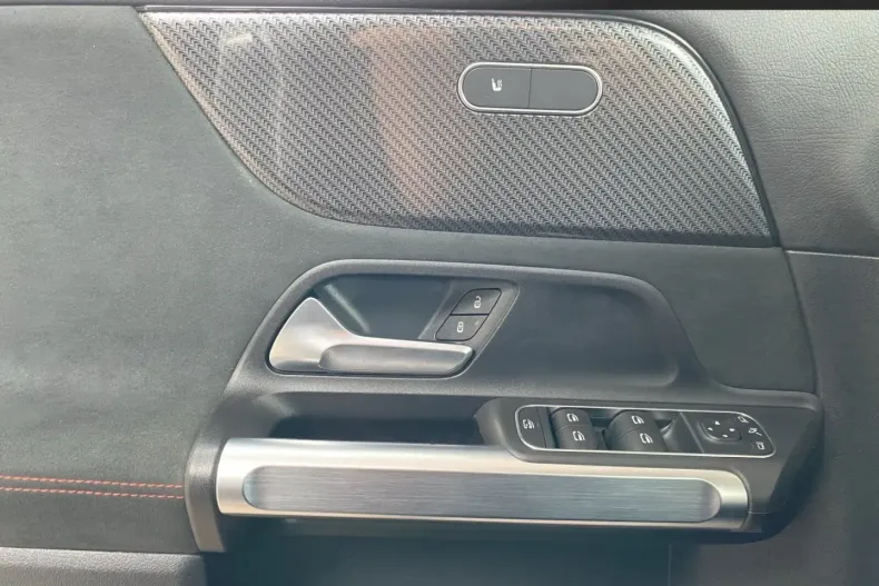 Mercedes-Benz GLB 180 din 2022 cu 21.150 km - oferta MER118525 - foto 12