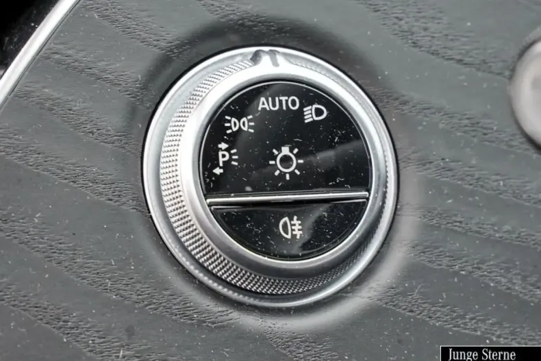 Mercedes-Benz E 200 din 2024 cu 44.101 km - oferta MER118527 - foto 14