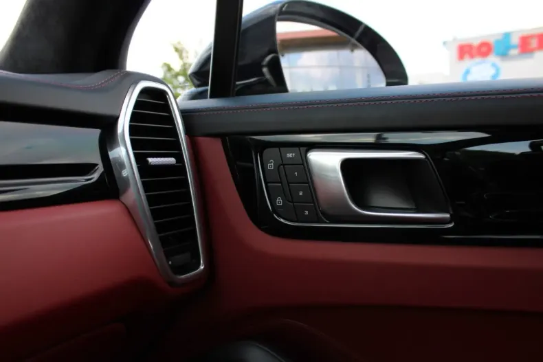 Porsche Cayenne din 2023 cu 42.500 km - oferta POR118544 - foto 11